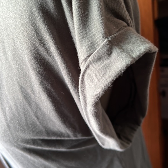 Cable & Gauge Dark Green Short Sleeve Top. - Picture 3 of 4